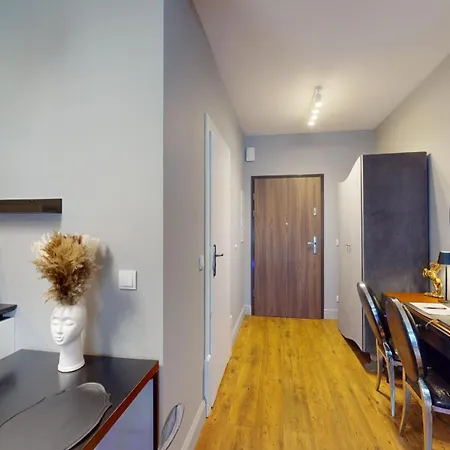 Dmowskiego 1b Wielka Wyspa 900 Steps To Market *